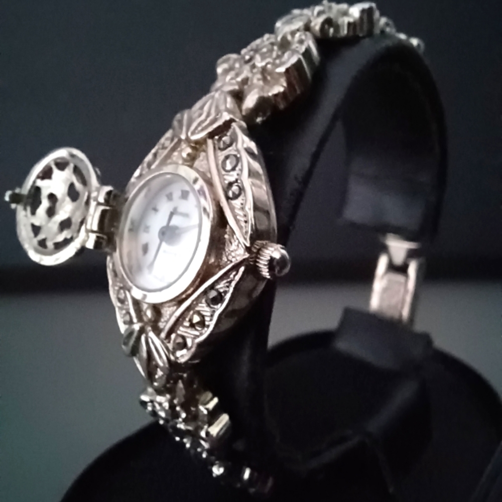 Jacmor Vintage Silver Tone Bracelet Watch